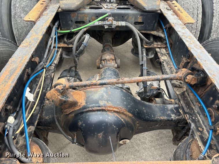 image for item FG1030 2017 Freightliner Cascadia 125 semi truck