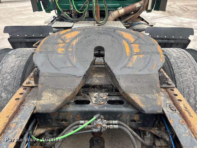 image for item FG1030 2017 Freightliner Cascadia 125 semi truck