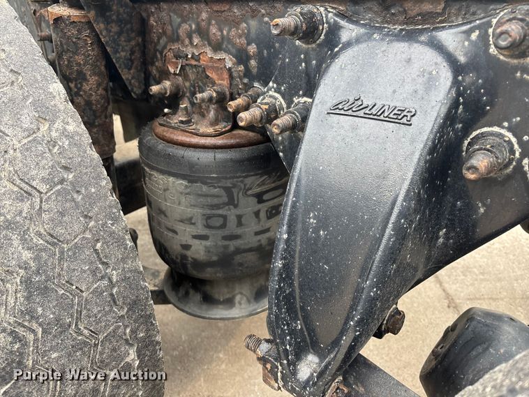 image for item FG1030 2017 Freightliner Cascadia 125 semi truck