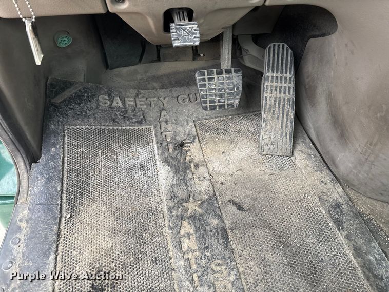 image for item FG1030 2017 Freightliner Cascadia 125 semi truck