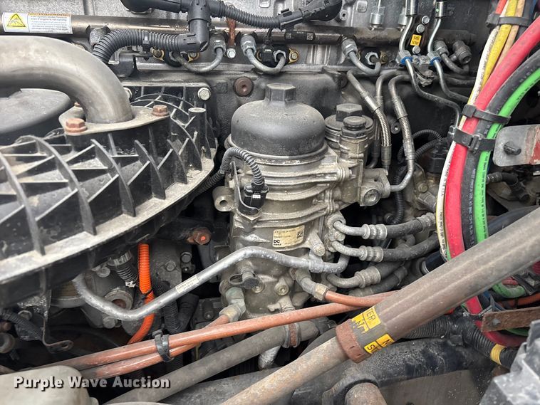 image for item FG1030 2017 Freightliner Cascadia 125 semi truck