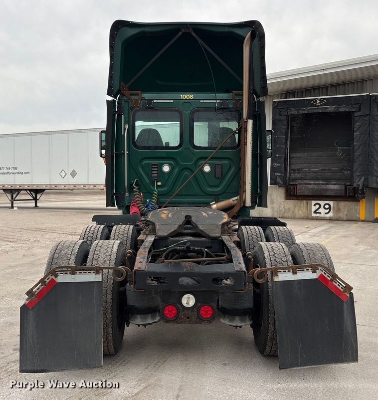 image for item FG1031 2017 Freightliner Cascadia 125 semi truck