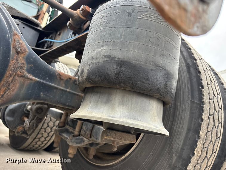 image for item FG1031 2017 Freightliner Cascadia 125 semi truck