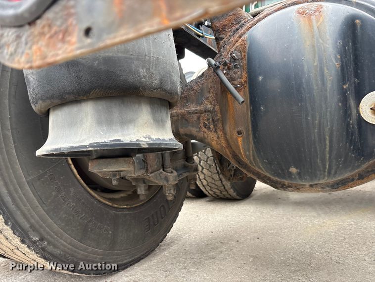 image for item FG1031 2017 Freightliner Cascadia 125 semi truck