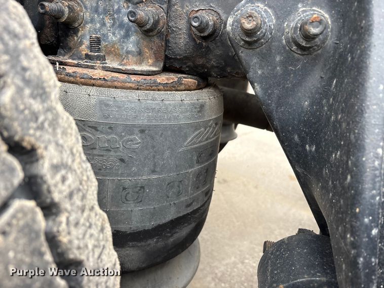 image for item FG1031 2017 Freightliner Cascadia 125 semi truck