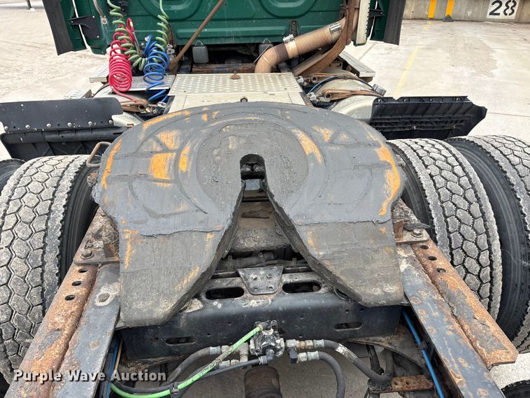 image for item FG1031 2017 Freightliner Cascadia 125 semi truck