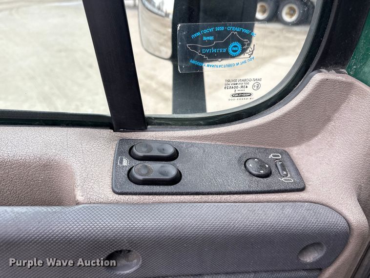 image for item FG1031 2017 Freightliner Cascadia 125 semi truck