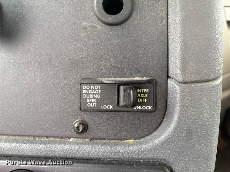 image for item FG1031 2017 Freightliner Cascadia 125 semi truck