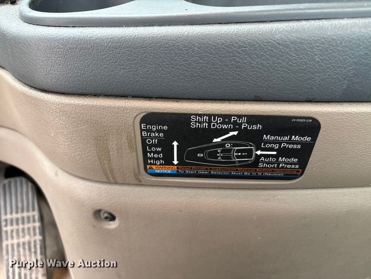 image for item FG1031 2017 Freightliner Cascadia 125 semi truck