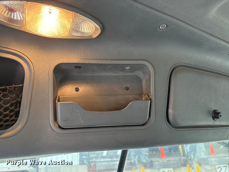 image for item FG1031 2017 Freightliner Cascadia 125 semi truck