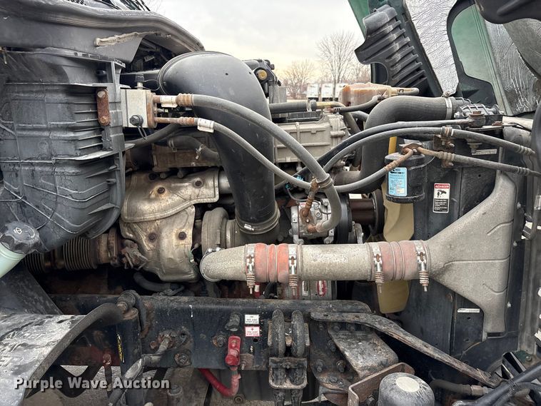 image for item FG1031 2017 Freightliner Cascadia 125 semi truck