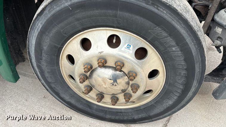 image for item FG1031 2017 Freightliner Cascadia 125 semi truck