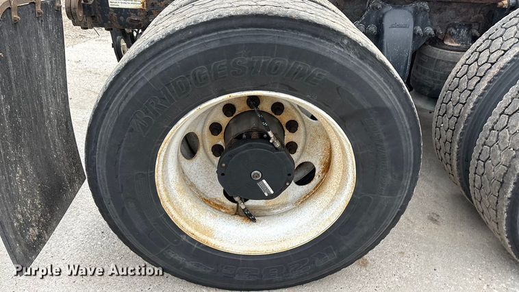 image for item FG1031 2017 Freightliner Cascadia 125 semi truck