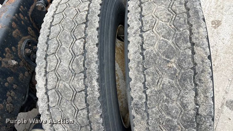 image for item FG1031 2017 Freightliner Cascadia 125 semi truck