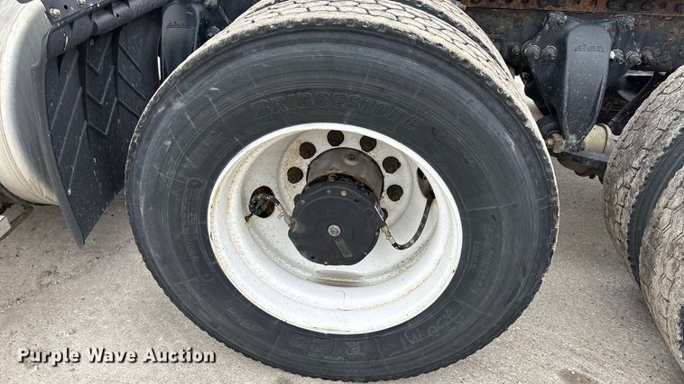 image for item FG1031 2017 Freightliner Cascadia 125 semi truck