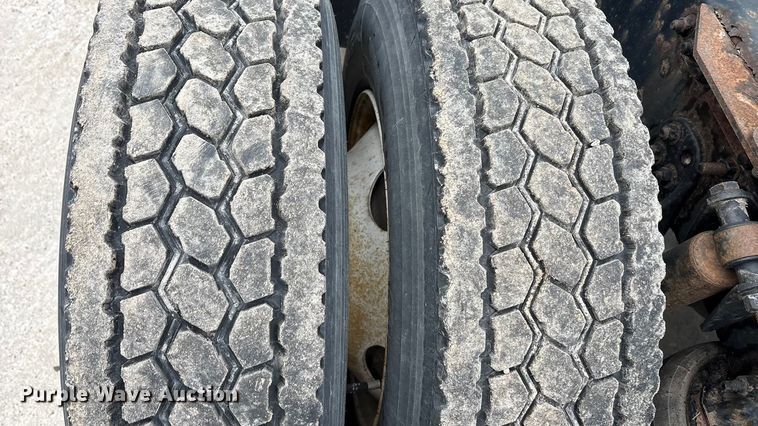 image for item FG1031 2017 Freightliner Cascadia 125 semi truck