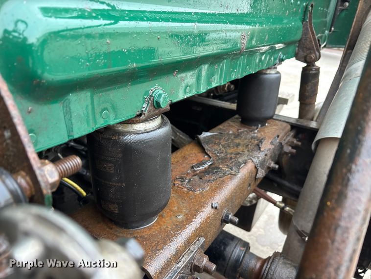 image for item FG1032 2017 Freightliner Cascadia 125 semi truck