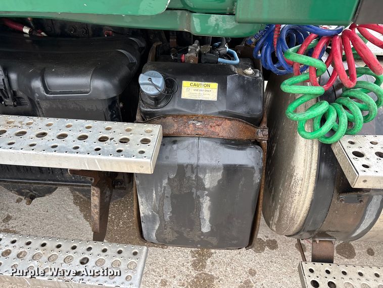 image for item FG1032 2017 Freightliner Cascadia 125 semi truck