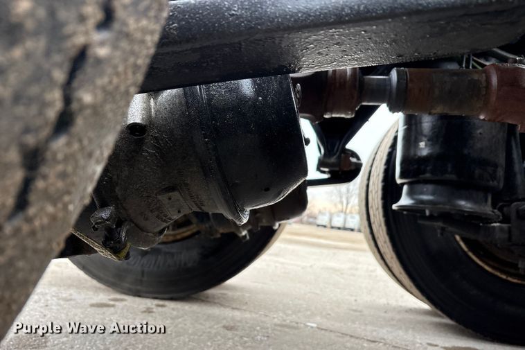 image for item FG1032 2017 Freightliner Cascadia 125 semi truck