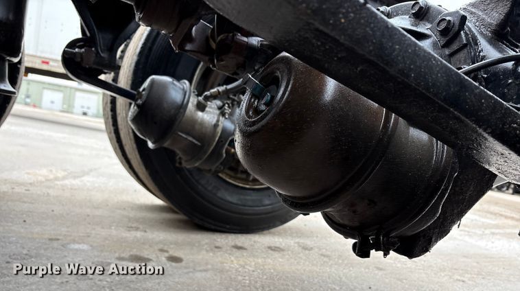 image for item FG1032 2017 Freightliner Cascadia 125 semi truck