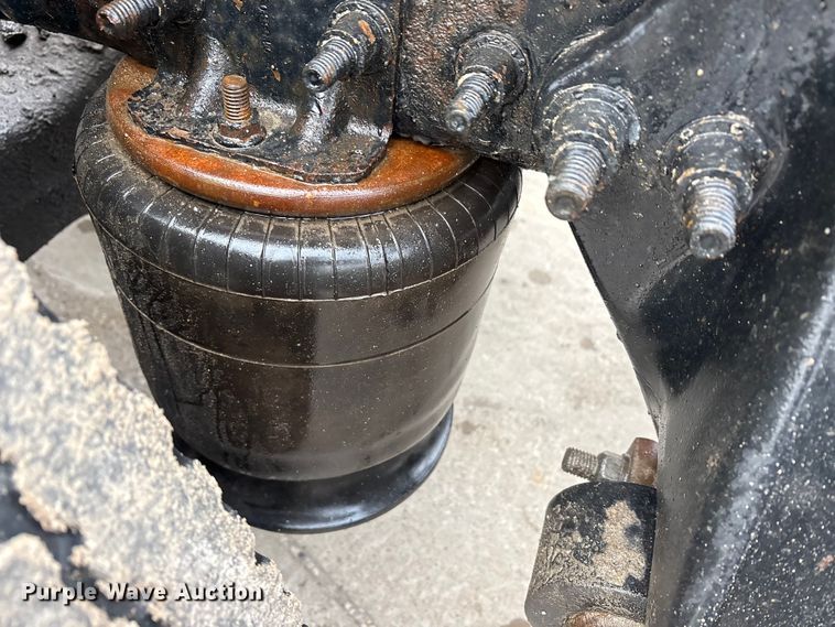 image for item FG1032 2017 Freightliner Cascadia 125 semi truck