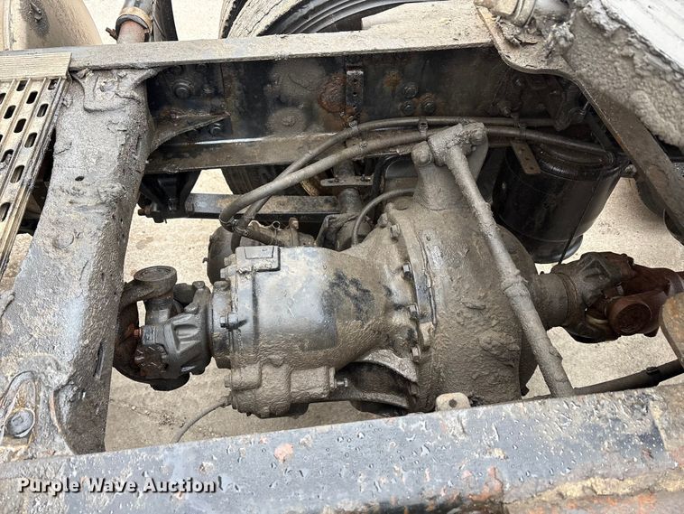 image for item FG1032 2017 Freightliner Cascadia 125 semi truck