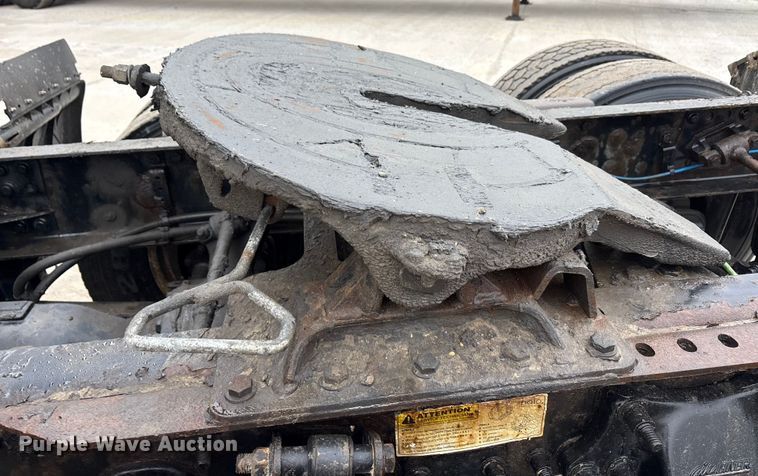 image for item FG1032 2017 Freightliner Cascadia 125 semi truck