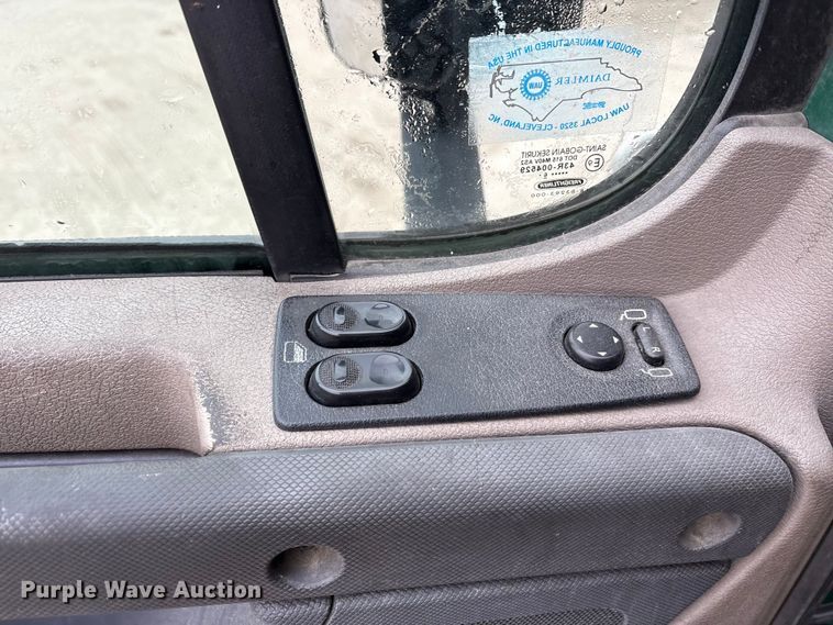 image for item FG1032 2017 Freightliner Cascadia 125 semi truck