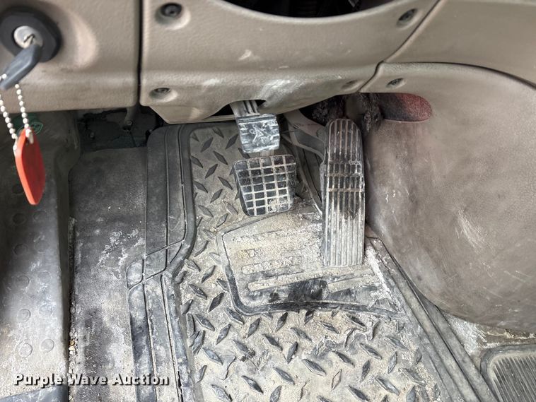 image for item FG1032 2017 Freightliner Cascadia 125 semi truck