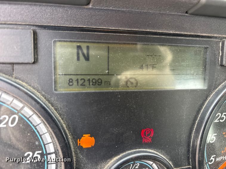 image for item FG1032 2017 Freightliner Cascadia 125 semi truck