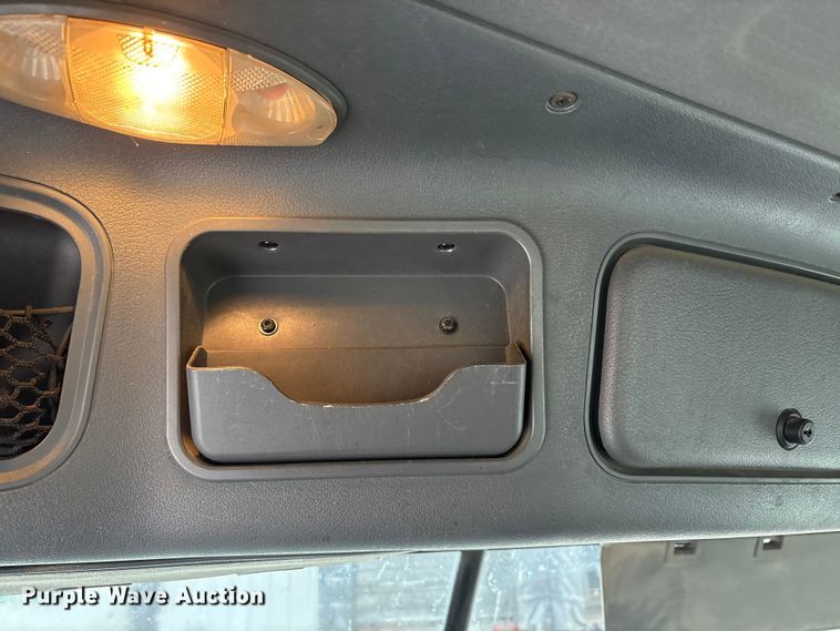 image for item FG1032 2017 Freightliner Cascadia 125 semi truck