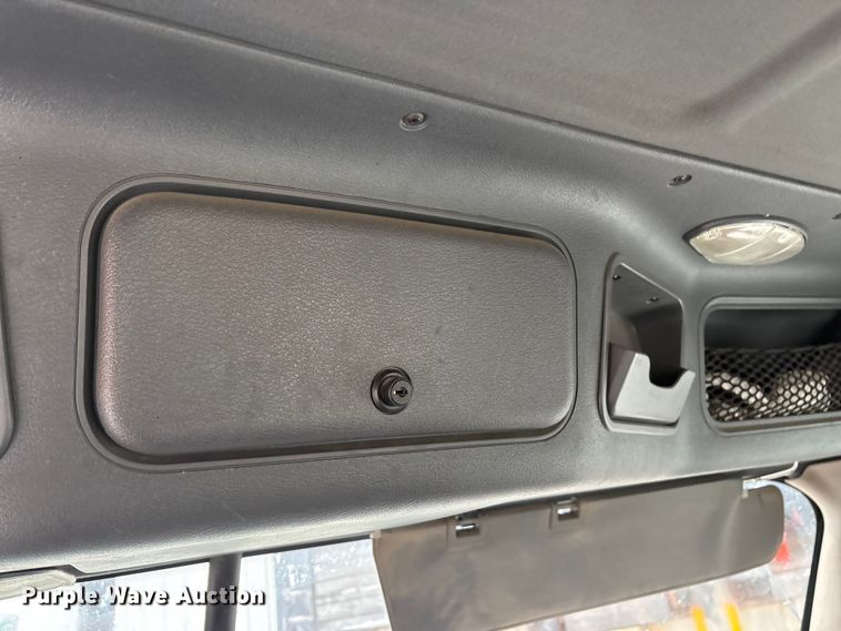 image for item FG1032 2017 Freightliner Cascadia 125 semi truck