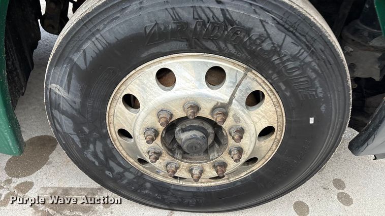 image for item FG1032 2017 Freightliner Cascadia 125 semi truck