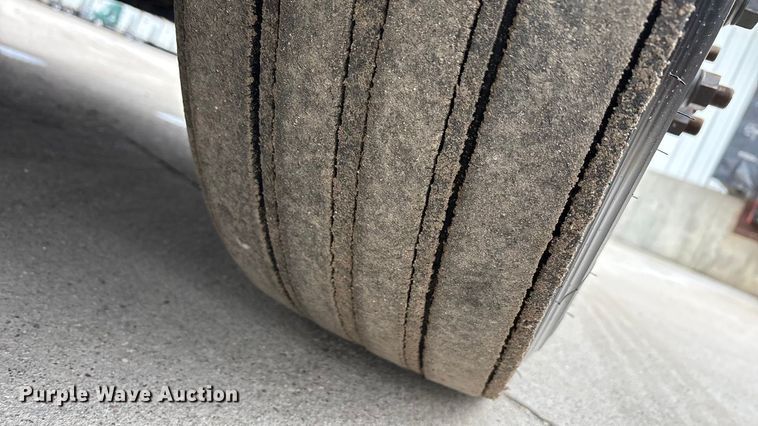 image for item FG1032 2017 Freightliner Cascadia 125 semi truck