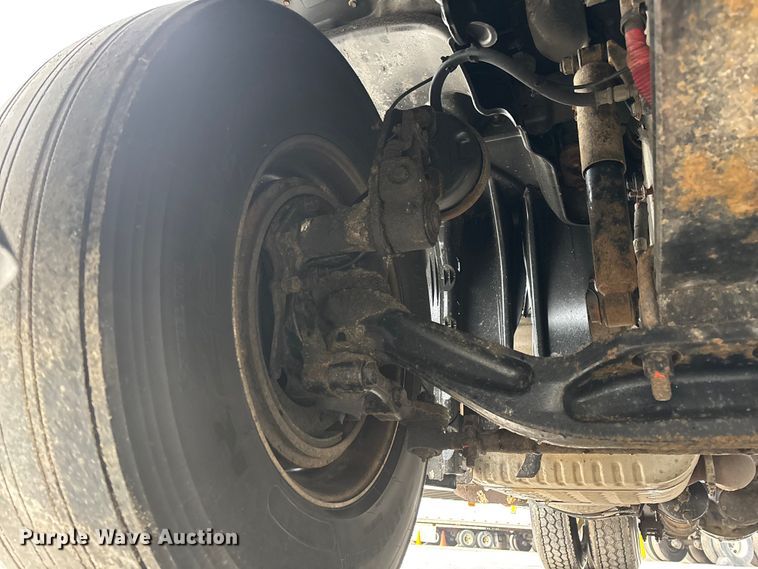 image for item FG1033 2017 Freightliner Cascadia 125 semi truck