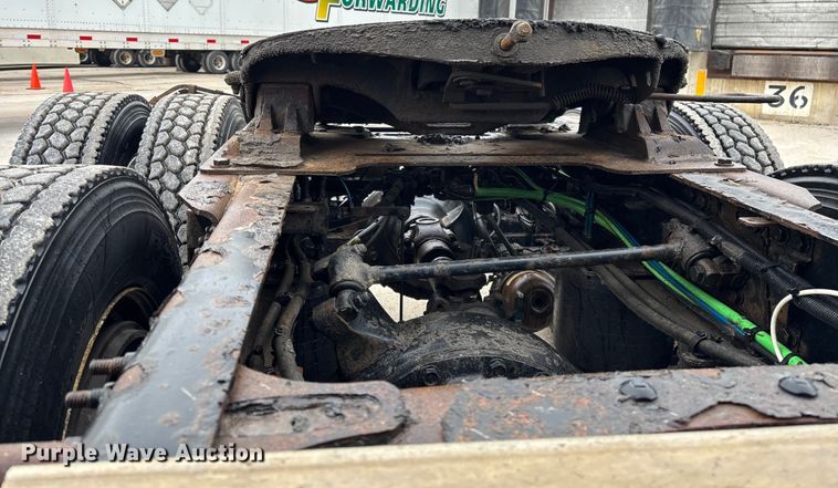 image for item FG1033 2017 Freightliner Cascadia 125 semi truck