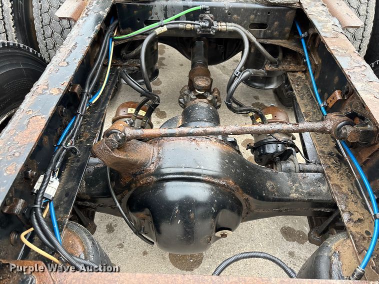 image for item FG1033 2017 Freightliner Cascadia 125 semi truck