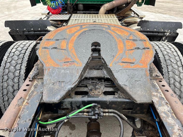 image for item FG1033 2017 Freightliner Cascadia 125 semi truck