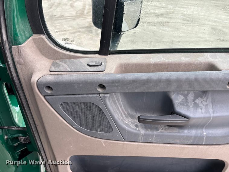 image for item FG1033 2017 Freightliner Cascadia 125 semi truck