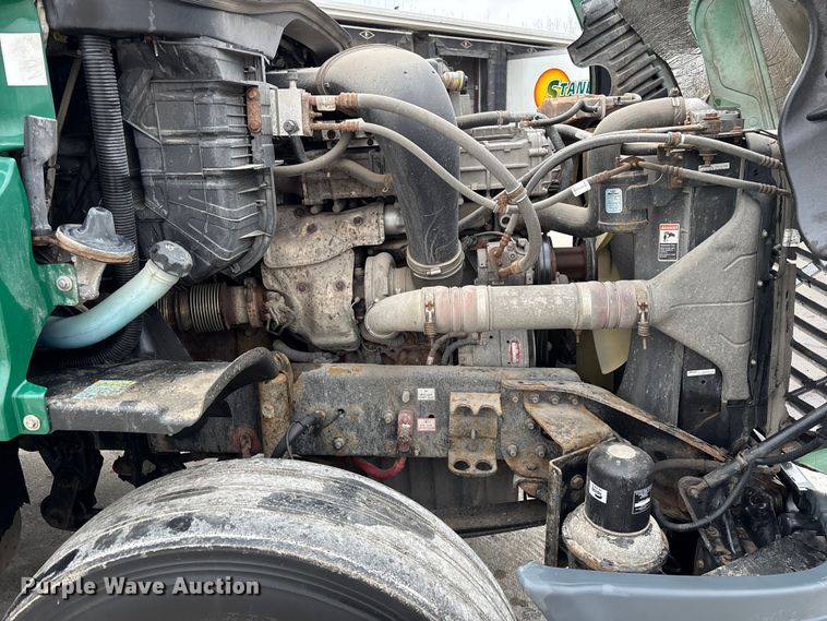 image for item FG1033 2017 Freightliner Cascadia 125 semi truck