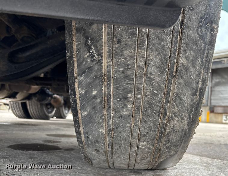 image for item FG1033 2017 Freightliner Cascadia 125 semi truck