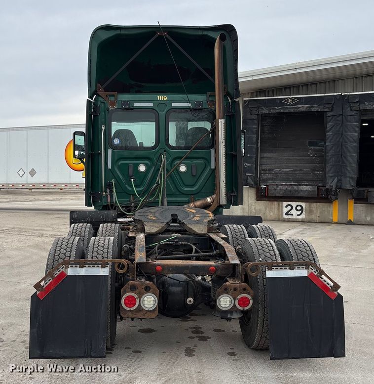 image for item FG1034 2017 Freightliner Cascadia 125 semi truck