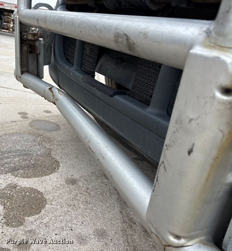 image for item FG1034 2017 Freightliner Cascadia 125 semi truck