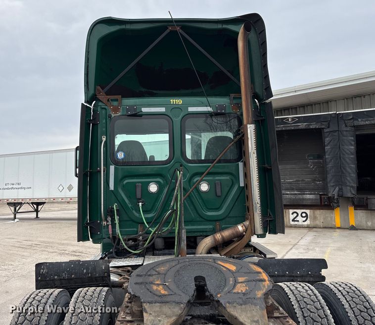 image for item FG1034 2017 Freightliner Cascadia 125 semi truck