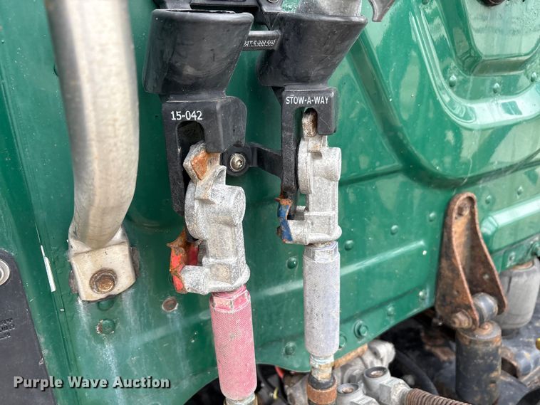 image for item FG1034 2017 Freightliner Cascadia 125 semi truck