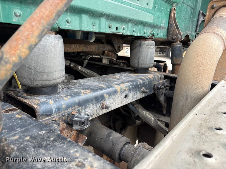 image for item FG1034 2017 Freightliner Cascadia 125 semi truck