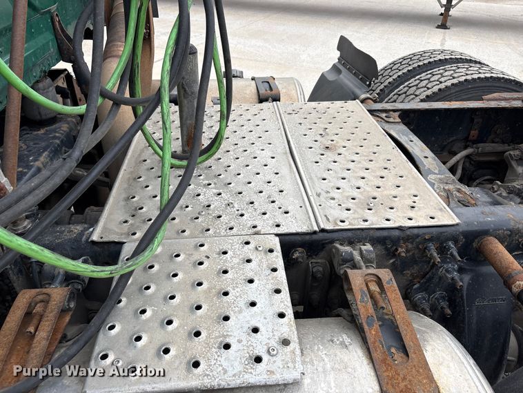 image for item FG1034 2017 Freightliner Cascadia 125 semi truck