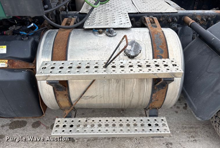 image for item FG1034 2017 Freightliner Cascadia 125 semi truck