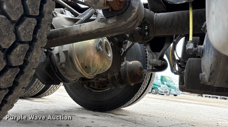 image for item FG1034 2017 Freightliner Cascadia 125 semi truck