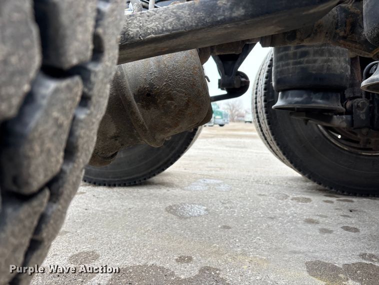 image for item FG1034 2017 Freightliner Cascadia 125 semi truck